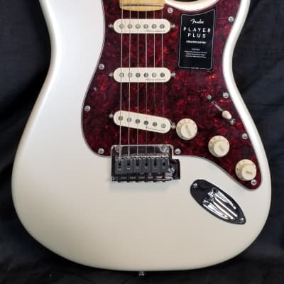 Fender 0119002723 American Deluxe Stratocaster, Maple | Reverb