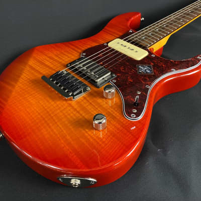 Yamaha PAC611HFM-LAB Pacifica Series H/P-90 Electric Guitar Light Amber Burst w/ Rosewood Fretboard image 4