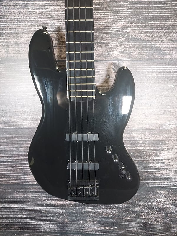 Squier Deluxe Jazz Bass Active V