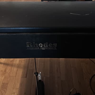Rhodes Mark I Stage 73-Key Electric Piano 1975 - 1979 - Black Rounded Top image 3