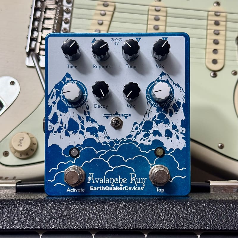 EarthQuaker Devices Avalanche Run Stereo Reverb & Delay with Tap Tempo V2