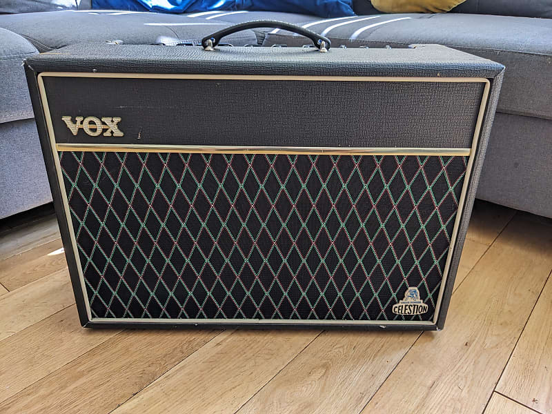 Vox Cambridge 30 Reverb Twin Model V9320 30-Watt 2x10 Guitar Combo