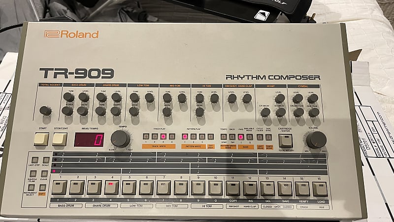 Roland TR-909 Rhythm Composer Drum Machine image 1