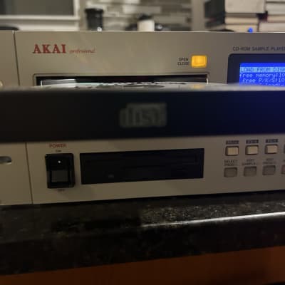 Akai CD3000i Overhauled w New LED display module, 16MB, Buzzy inverter removed (1993)