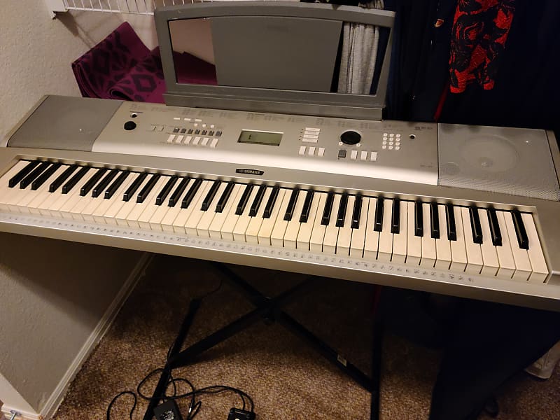 Yamaha keyboard store grey