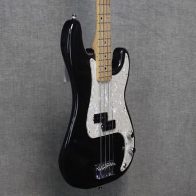 Fender Player Precision Bass- Maple Fretboard Black (USED) image 4