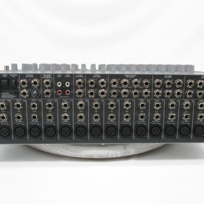 Mackie 1604-VLZ3 16-Channel / 4-Bus Analog Mic / Line Mixer image 4