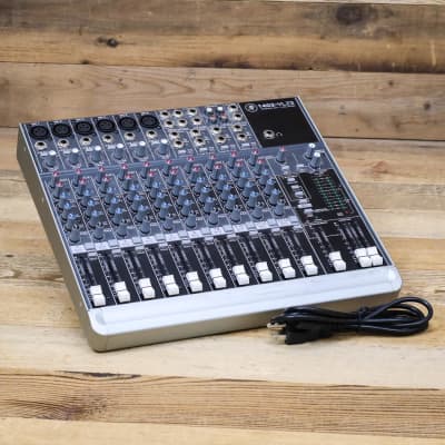 Mackie 1402-VLZ3 14-Channel Mic / Line Mixer