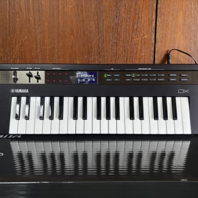 Yamaha Reface DX FM Synthesizer w/ box