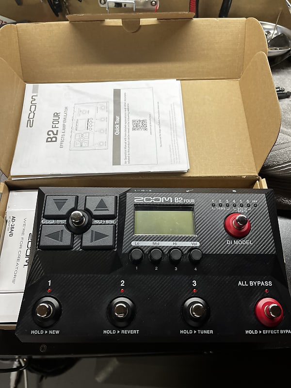 Zoom B2 Four
