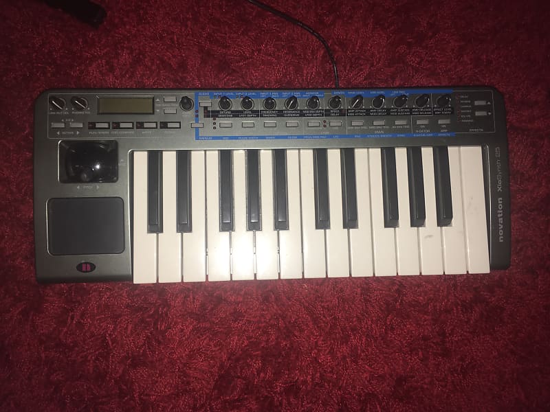 Novation Xio synth Silver