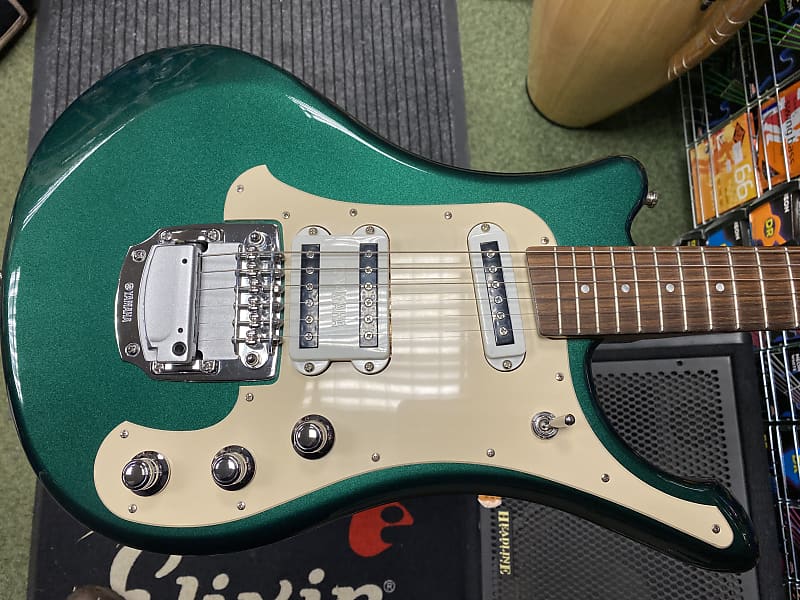 Yamaha SGV300 electric guitar in pearl green