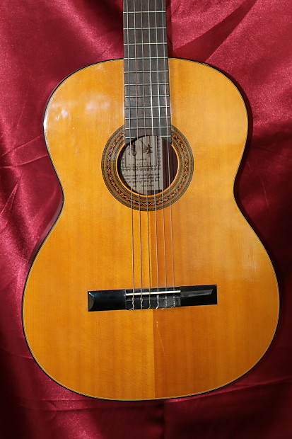 Takamine g126 store classical guitar