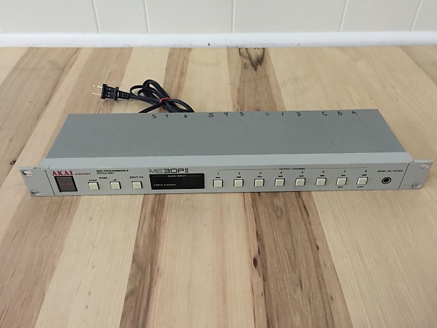 Akai ME30PII Programmable Rack Mount Midi Patch Bay *Works Great!