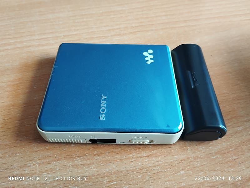 ポータブルプレーヤー SONY  MD WALKMAN MZ-E520 Amazon.co.jp: ソニー MDウォークマン オレンジ MZ-E520 D