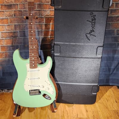安藤　Fender USA　american standard FSR Fender - American Standard FSR Strat with Soft V neck | Mass