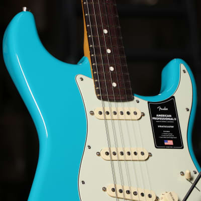 Fender American Professional II Stratocaster, Rosewood Fingerboard, Miami Blue image 3