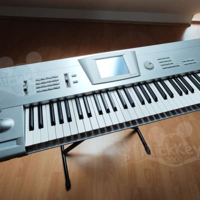 Korg Trinity Workstation V3.1.2 Synthesizer Silver beautiful condition from Collector