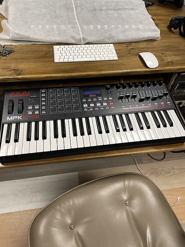 Akai MPK249 Present - Black image 1