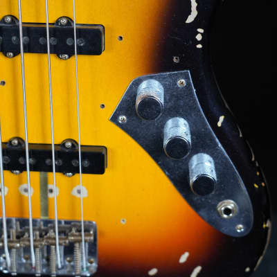Fender Custom Shop Jaco Pastorius Relic Fretless Jazz Bass Guitar 3-Color Sunburst image 8