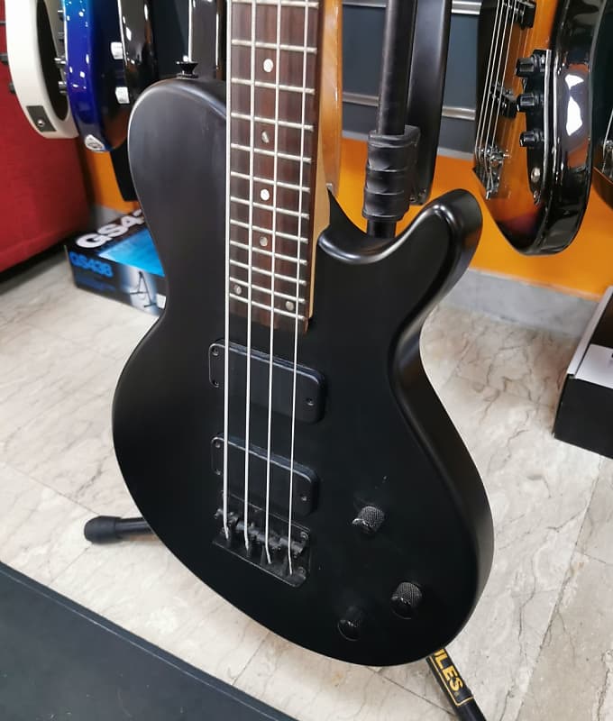 Dean Guitars Evo XM Electric bass short scale - Black color image 1