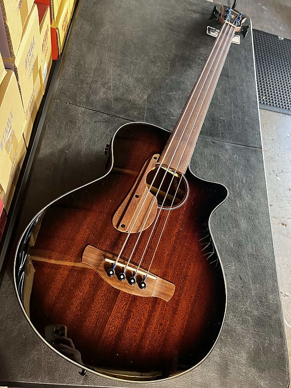 Ibanez AEGB24FE-MHS 新品未使用 Ibanez AEGB24FE MHS Fretless - mahogany sunburst Acoustic bass