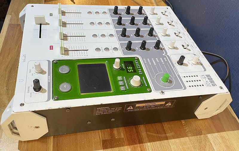 Korg KM-402 Dynamic Dj Mixer W/ Kaoss Pad EQ Selector