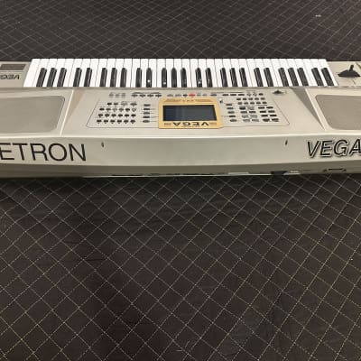 Ketron Vega 2009 - Silver