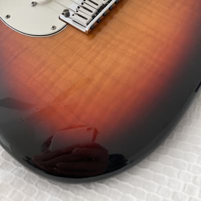 Iconic Fender Custom Shop Deluxe Stratocaster, promoted by Mike Eldred image 8