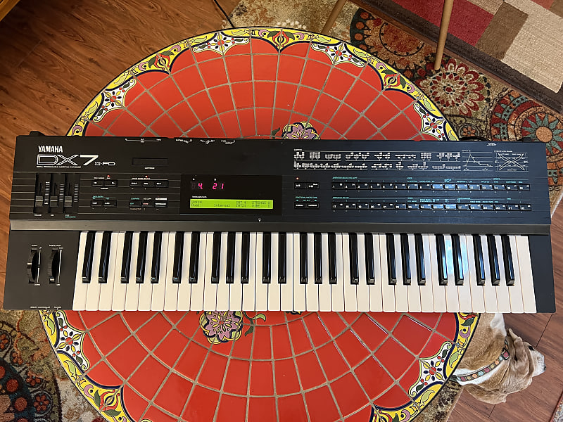 Yamaha DX7IID 16-Voice Synthesizer 1986 - 1989 - Black