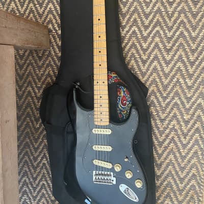 2018 Mexican Strat Black image 2