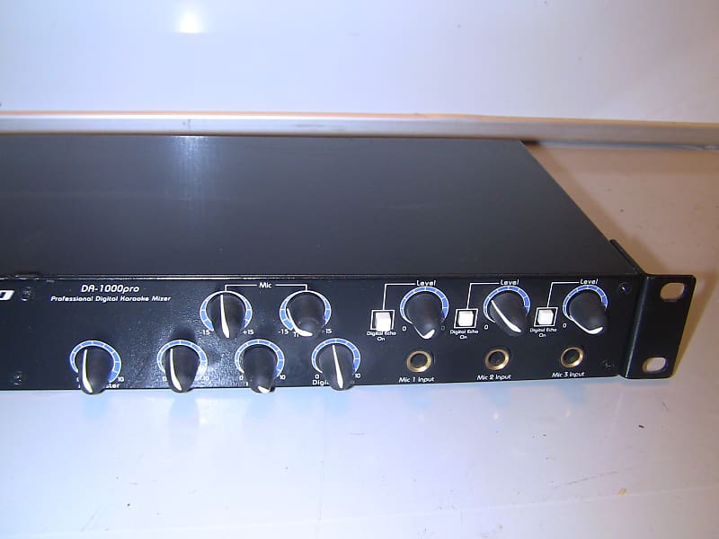 VocoPro DA-1000Pro Professional 3 Mic Digital Echo Karaoke
