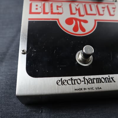 Electro-Harmonix Big Muff Pi V3 (Red & Black) | Reverb UK Electro-Harmonix Big Muff Pi V3 (Red & Black) | Reverb UK