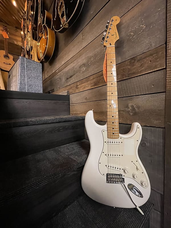 Fender Player Series Stratocaster White image 1