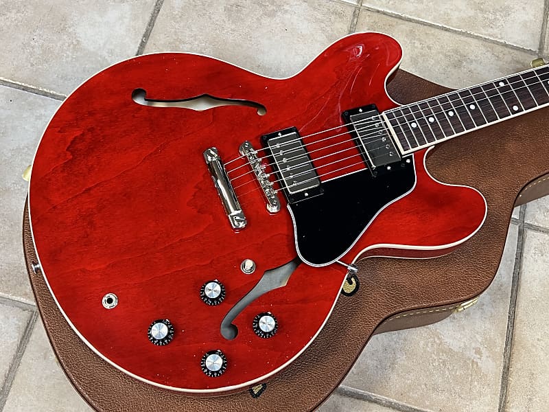 2023 Gibson ES-335 Electric Guitar Sixties Cherry w Case