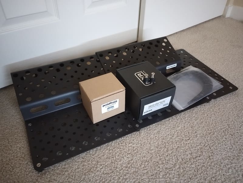 Holeyboard Pedalboards 123 Complete w/ MXR M238 ISO Brick Reverb