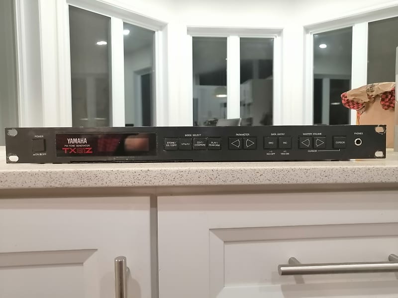 Yamaha TX81Z Rackmount FM Tone Generator 1987 - 1988 - Black image 1