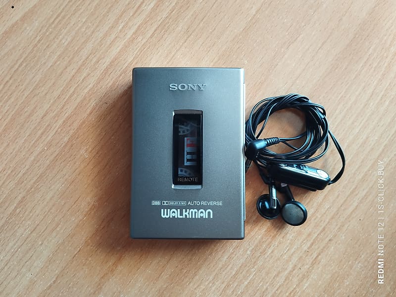 Sony WM 607 1989 - Sony Walkman Cassette player WM-607 silver working video  test