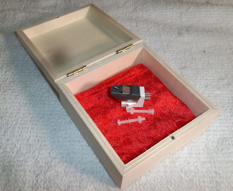 70&#039;s ADC Q321 Phono Cartridge Excellent Shape with Brand New Elliptical Stylus - Comes with Screws, Box Gorgeous Condition!  			