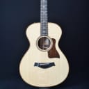 Taylor 712e 12-Fret with ES2 Electronics - Natural