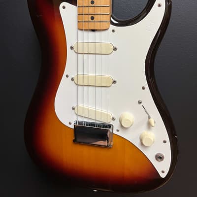 Fender Bullet 1981 - Sunburst image 3