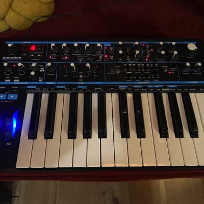 Novation Bass Station II 25-Key Monophonic Synthesizer 2013 - Present - Black