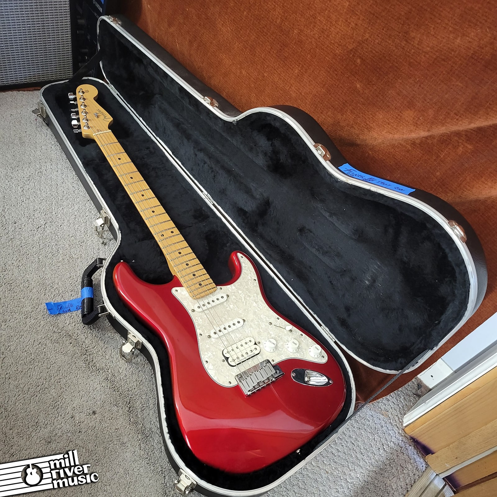 Fender HSS Stratocaster 2001 w/HSC
