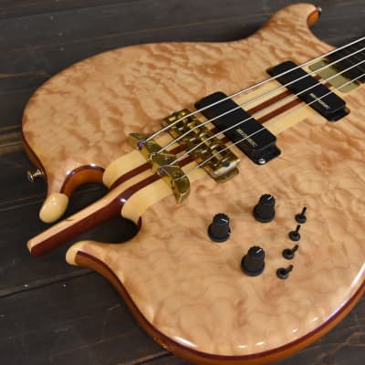 Alembic Custom Stinger Omega lined fretless Bass guitar w LED's 5A Quilted Maple image 20