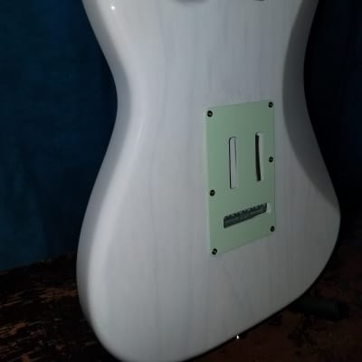 FGN Neo Classic Stratocaster 2018 Vintage White image 5