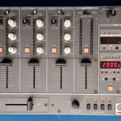 Pioneer DJ DJM-400 Professional DJ Mixer with On-board Pioneer DJ DJM-400 Professional DJ Mixer with On-board