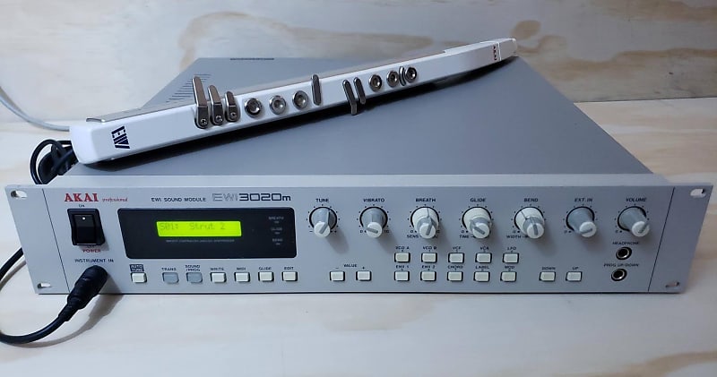 Akai EWI 3020 bundle: includes controller & 3020m analog