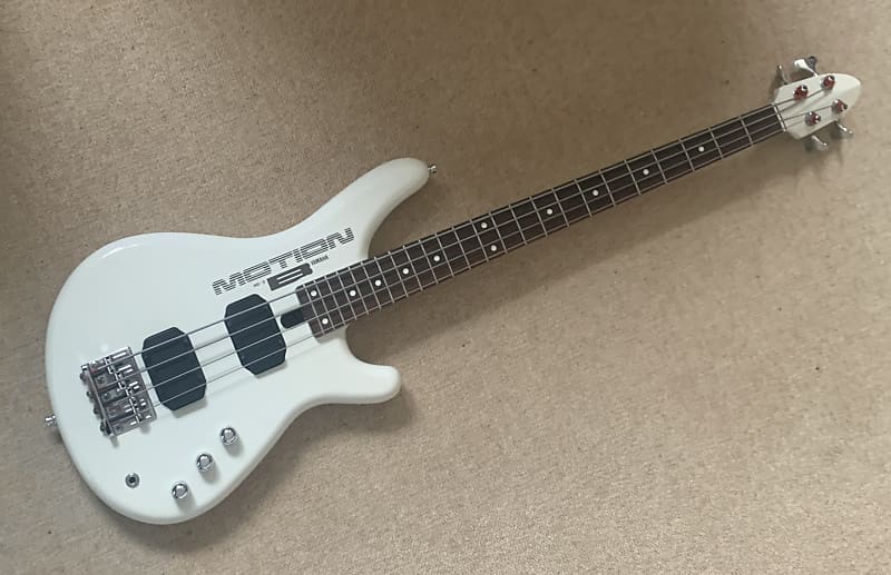 Yamaha Motion B MB-II White Electric Bass Guitar Taiwan