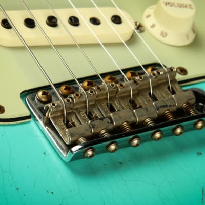Fender Custom Shop Limited Edition '60 Dual-Mag II Stratocaster® Super Heavy Relic® RW - Aged Sea Foam Green image 16