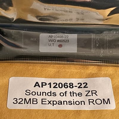 E-MU  EMU Systems Sounds of the ZR ROM 32 MB Expansion ROM - New Old Stock works with Proteus 2000-class synths such as P2K P1K XL1 MoPhatt Orbit3 XL7 MP7 PX7 PK6 XK6 MK6 Halo Vintage Pro etc.